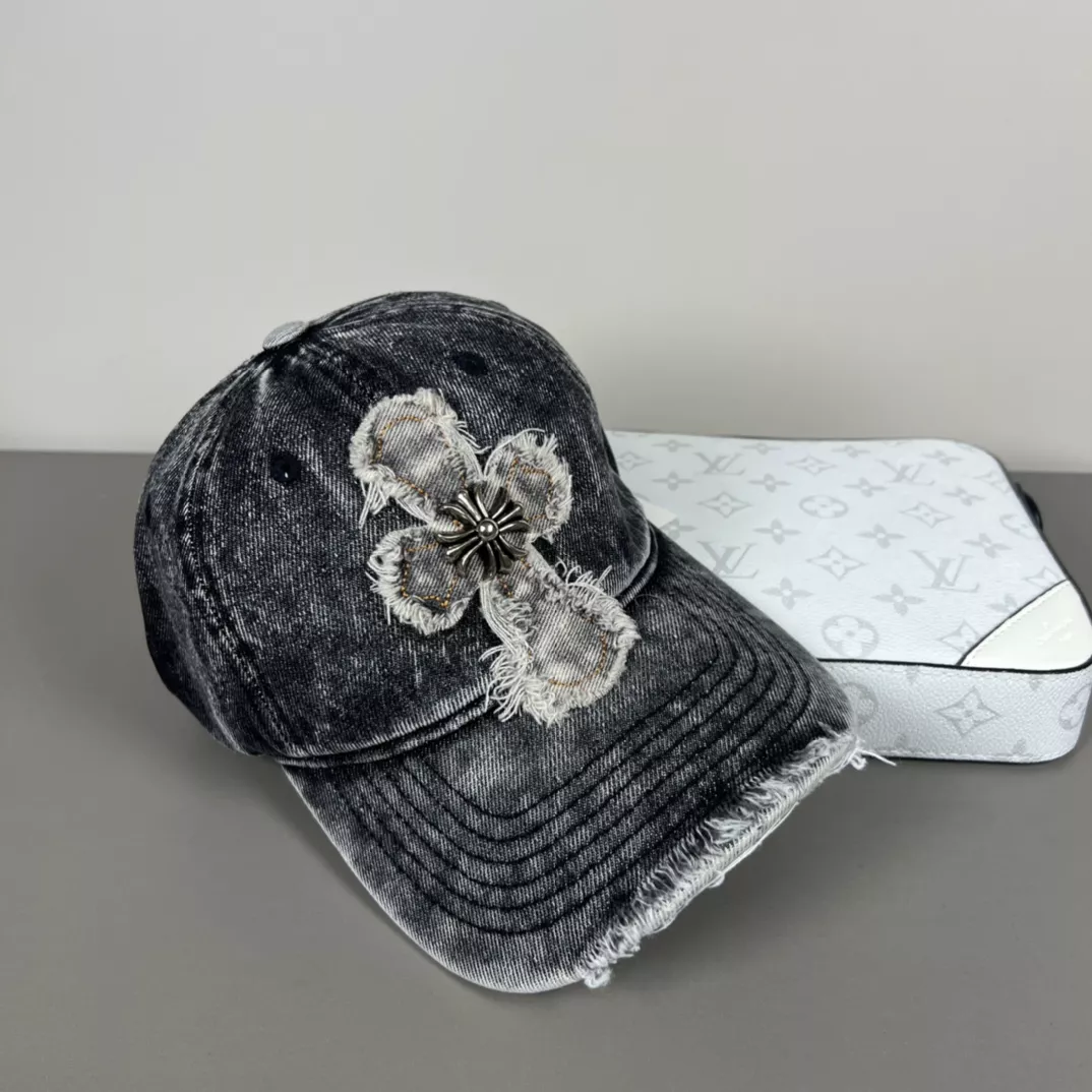 EyeCatching 3243 Chrome Hearts Caps