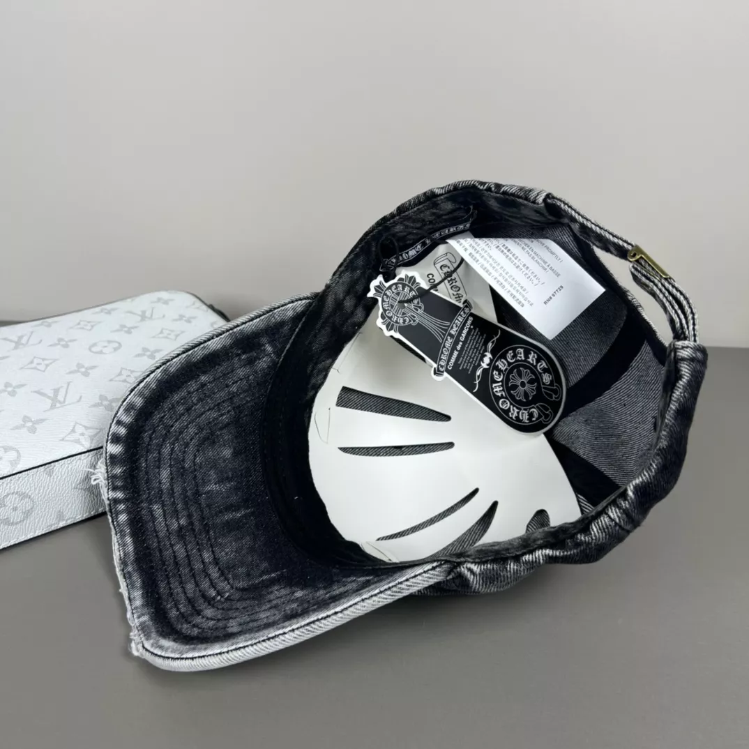 EyeCatching 3243 Chrome Hearts Caps