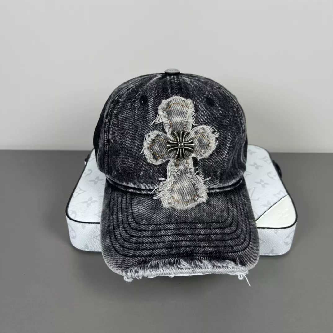 EyeCatching 3243 Chrome Hearts Caps