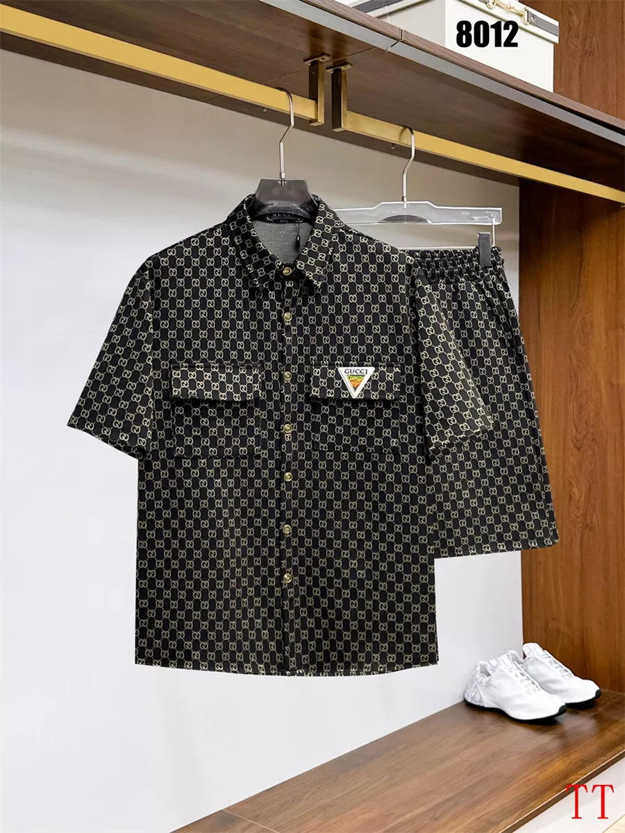 EyeCatching 3272 Gucci Tracksuits Short Sleeved For Men