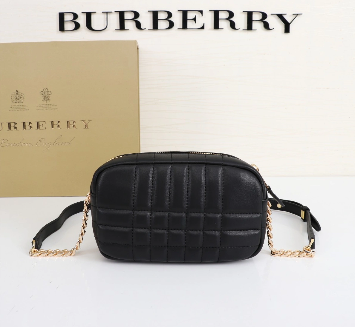 EyeCatching 3334 Burberry AAA Quality Messenger Bags For Women