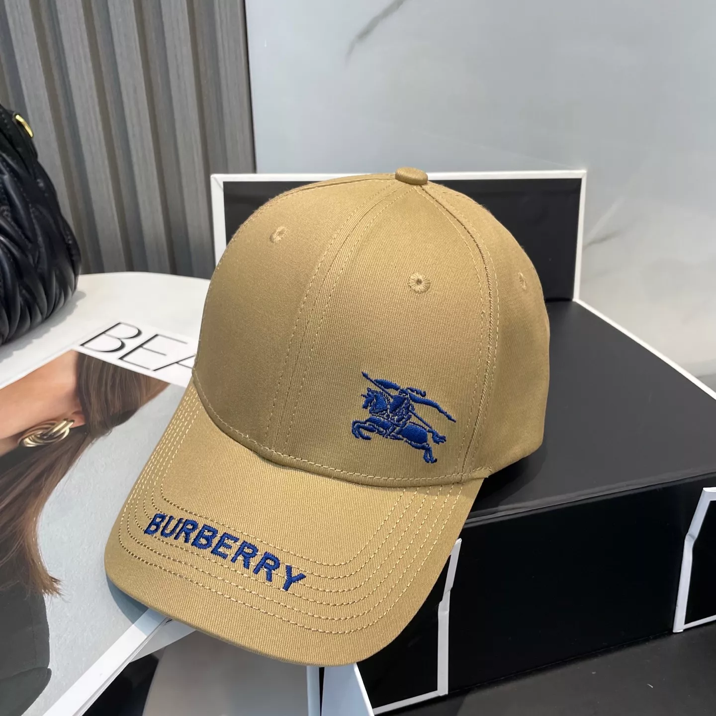 EyeCatching 3471 Burberry Caps
