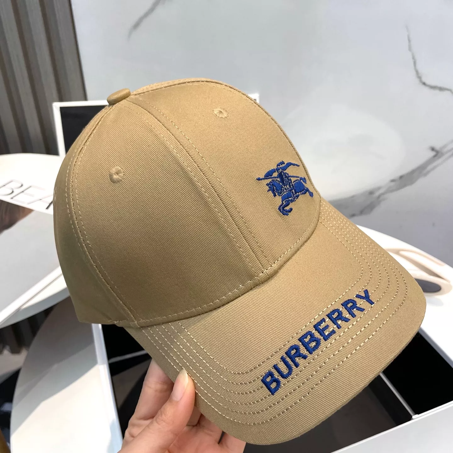 EyeCatching 3471 Burberry Caps