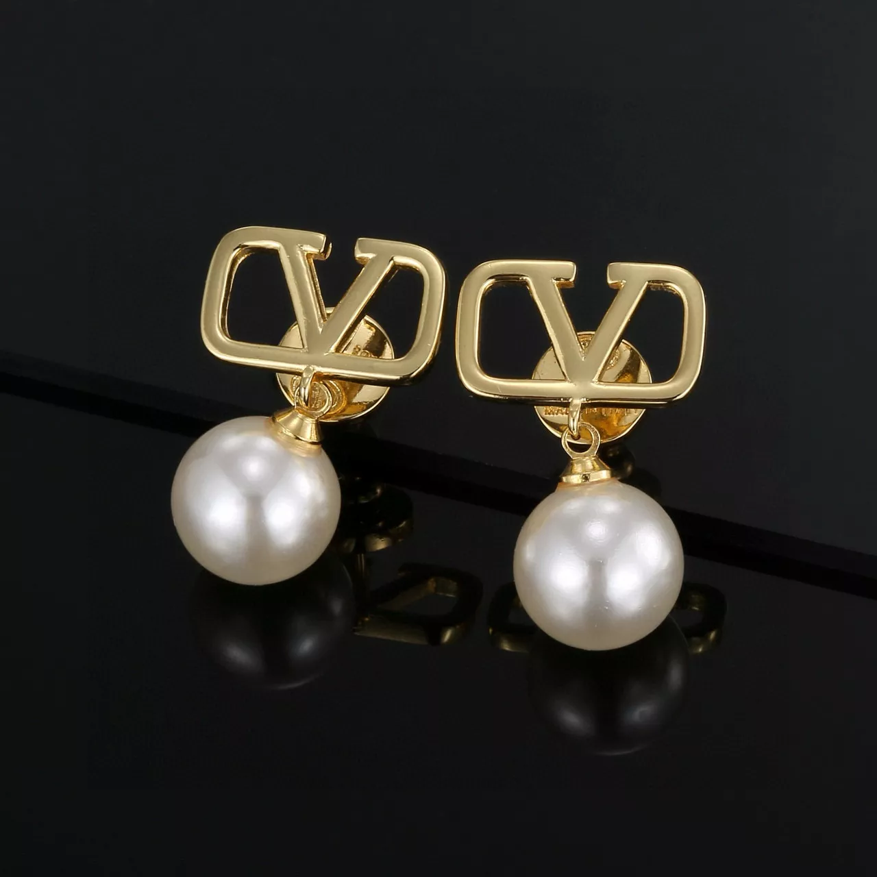 EyeCatching 3539 Valentino Earrings For Women