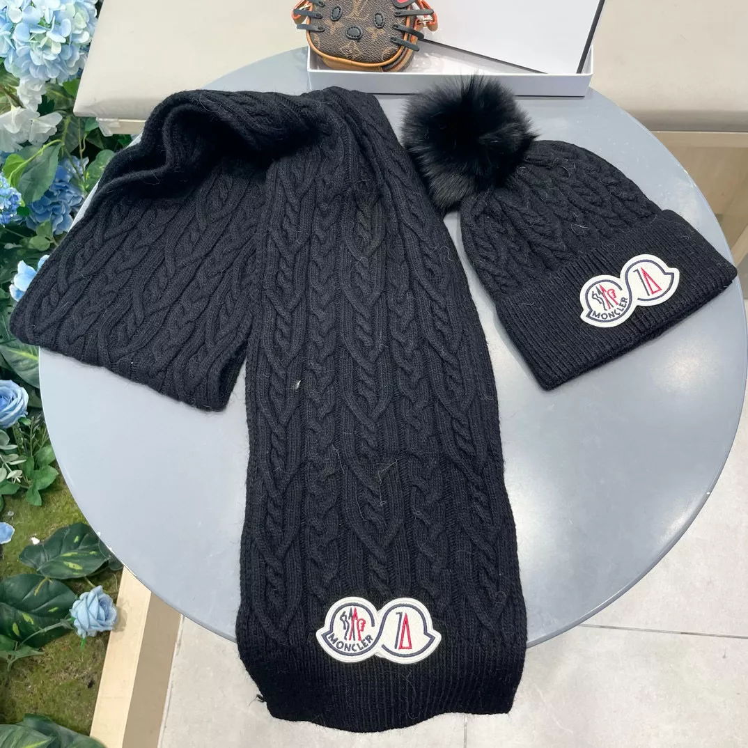 EyeCatching 3542 Moncler Hat and Scarf Set