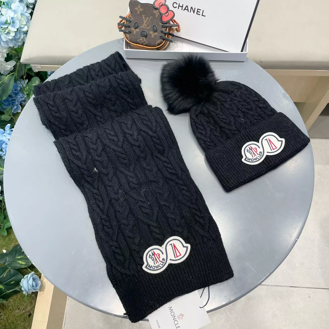EyeCatching 3542 Moncler Hat and Scarf Set