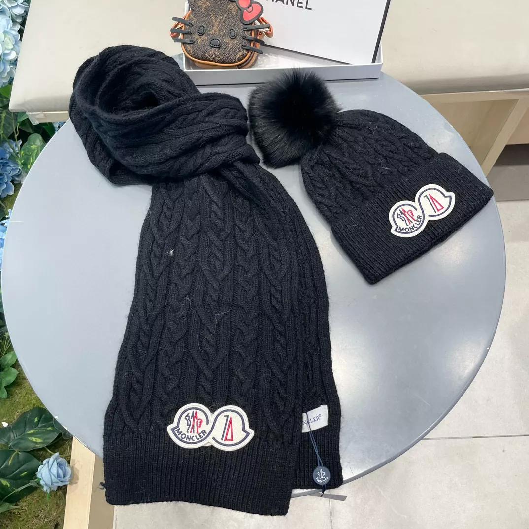 EyeCatching 3542 Moncler Hat and Scarf Set