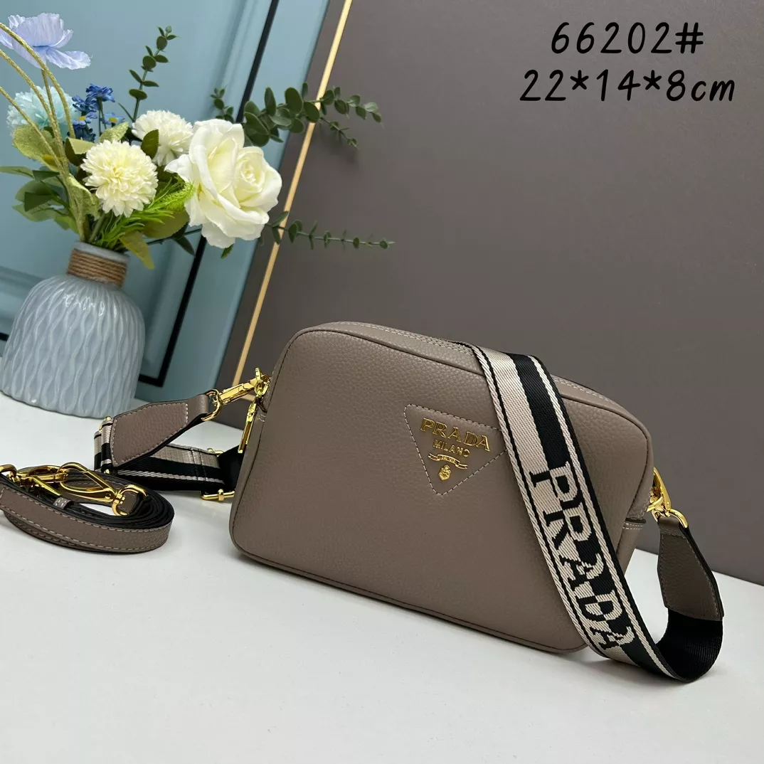 EyeCatching 3599 Prada AAA Quality Messenger Bags For Women