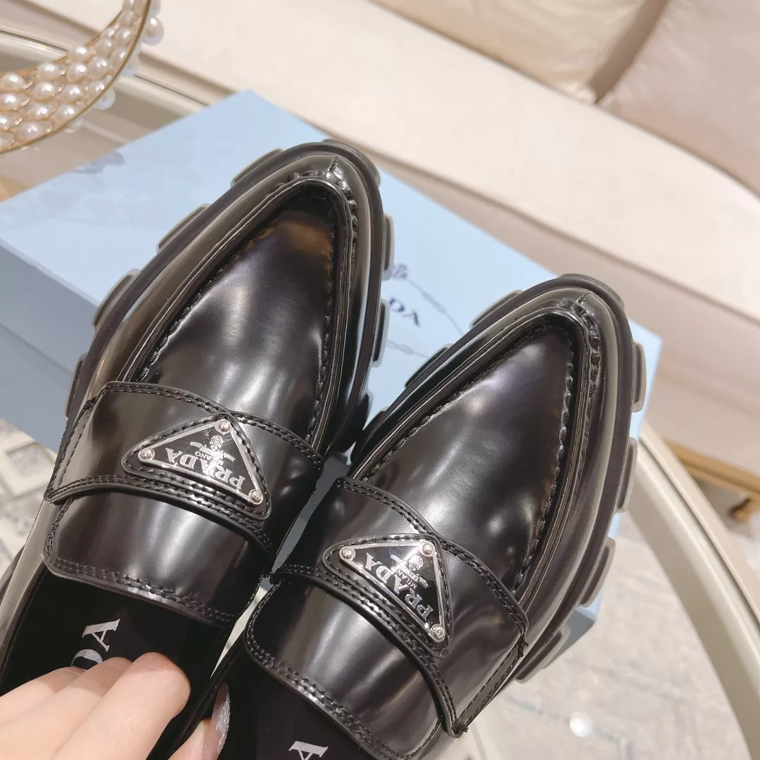 EyeCatching 3638 Prada Leather Shoes For Women