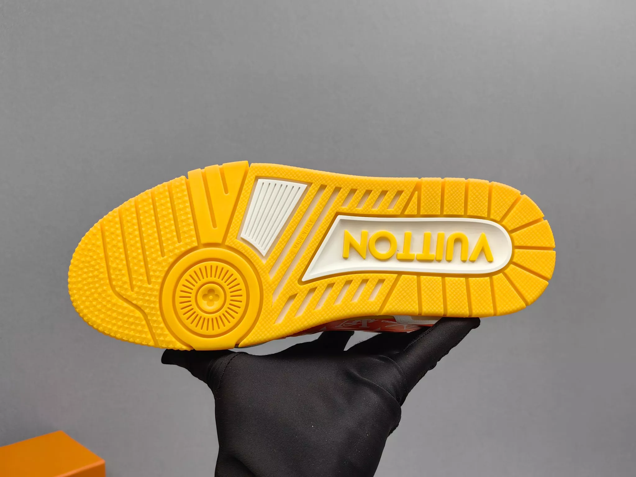 EyeCatching 3698 Louis Vuitton Casual Shoes For Men