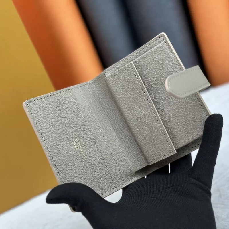 EyeCatching 3729 Louis Vuitton LV Card Case