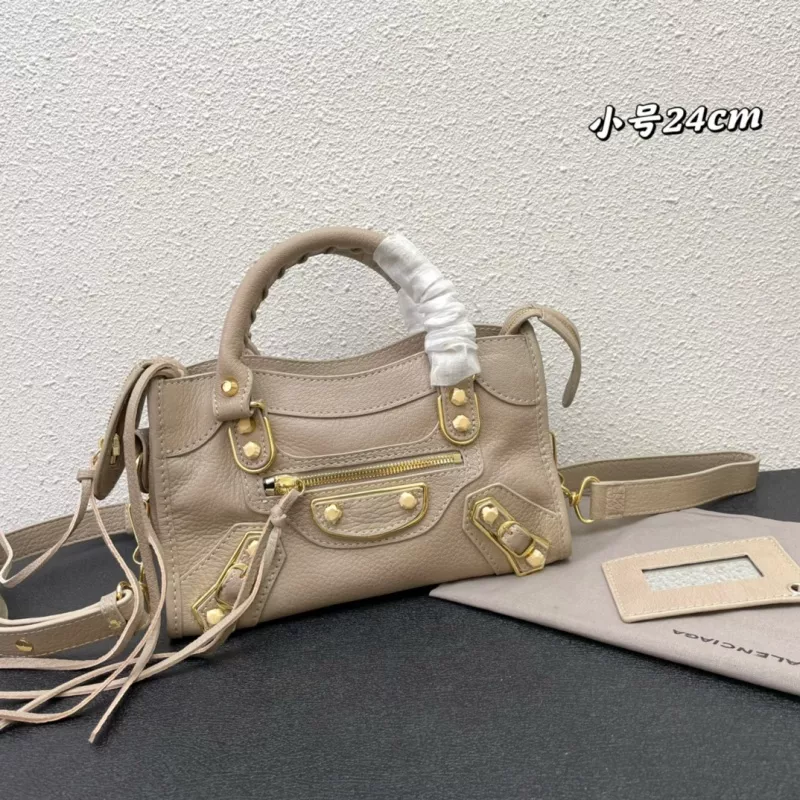 EyeCatching 3739 Balenciaga AAA Quality Handbags For Women