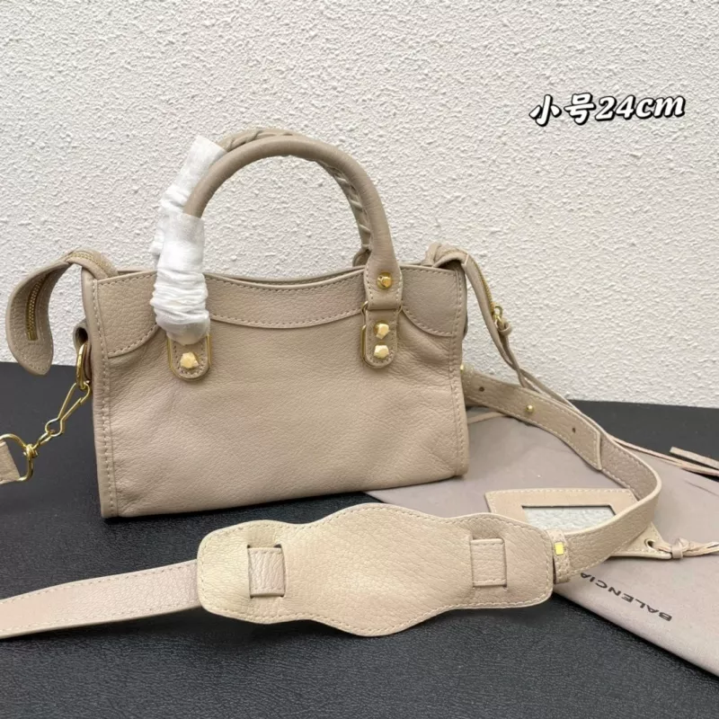 EyeCatching 3739 Balenciaga AAA Quality Handbags For Women