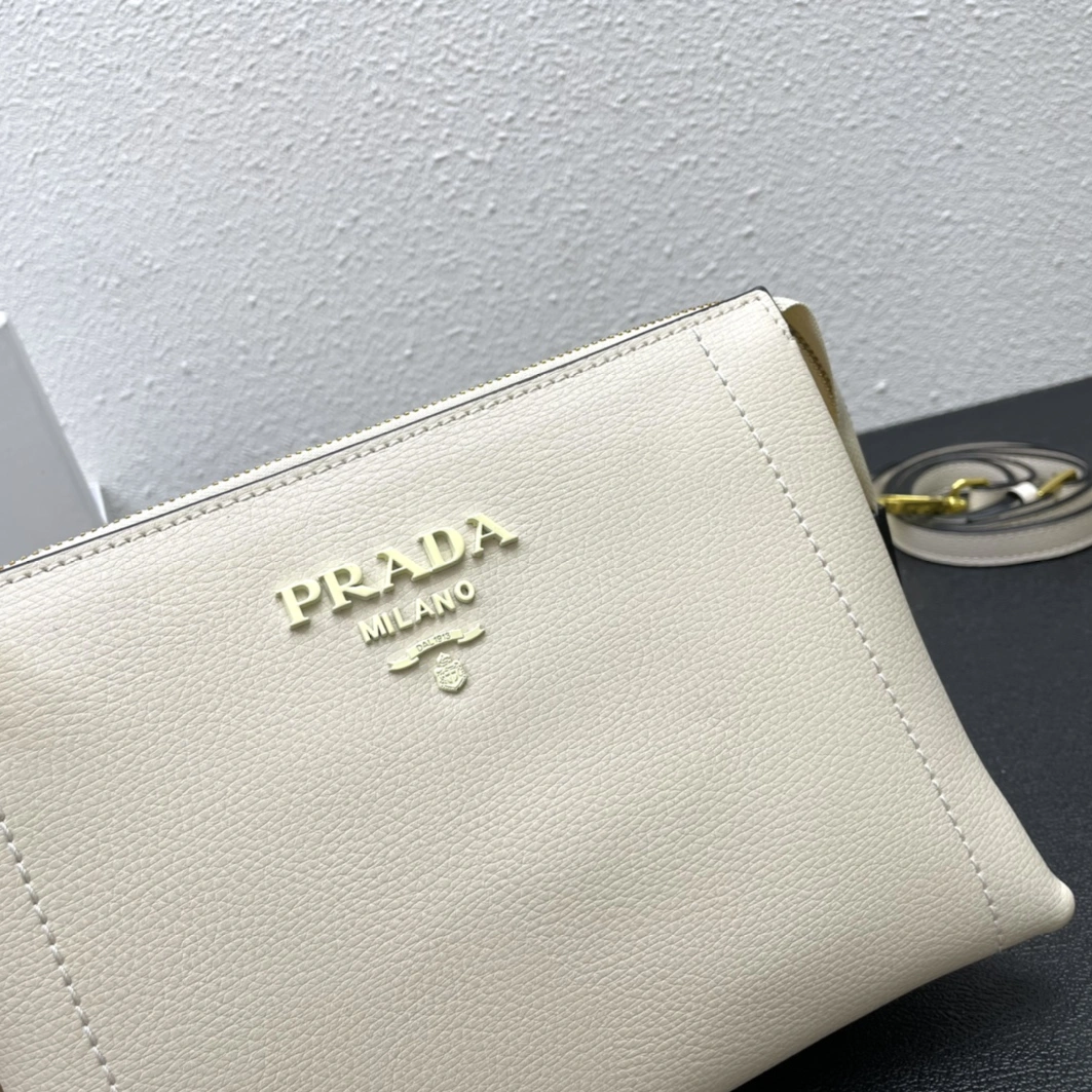 EyeCatching 3770 Prada AAA Quality Messenger Bags For Unisex