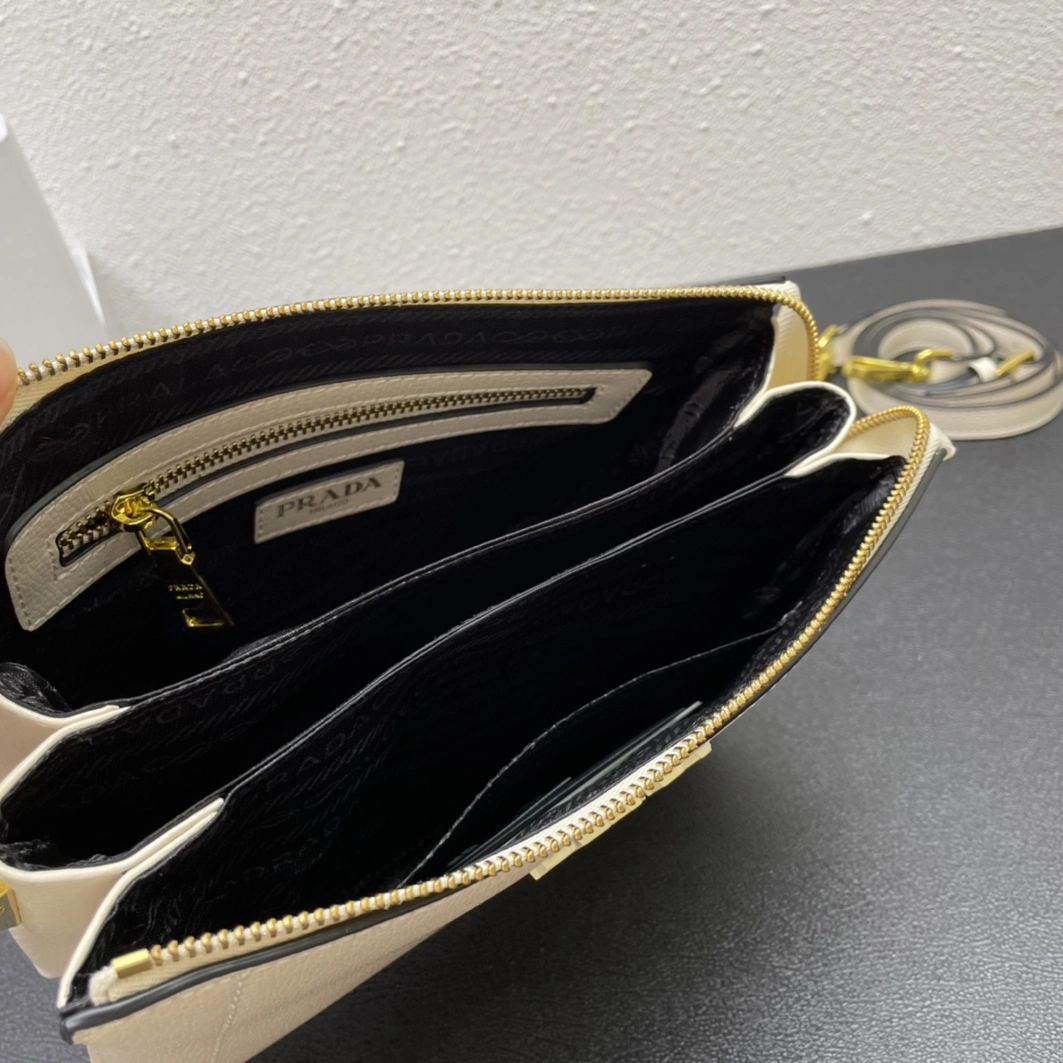 EyeCatching 3770 Prada AAA Quality Messenger Bags For Unisex