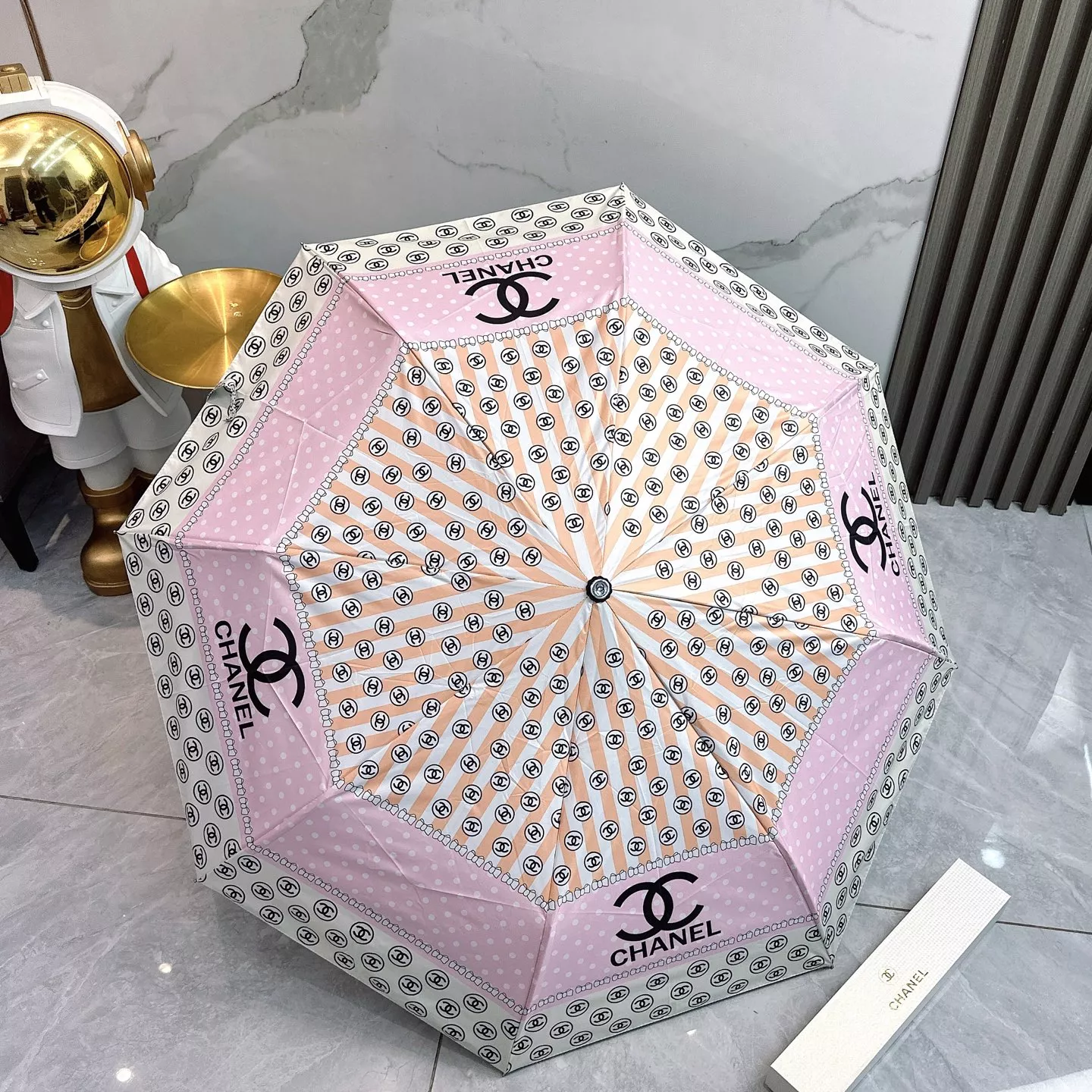 EyeCatching 3855 Chanel Umbrellas