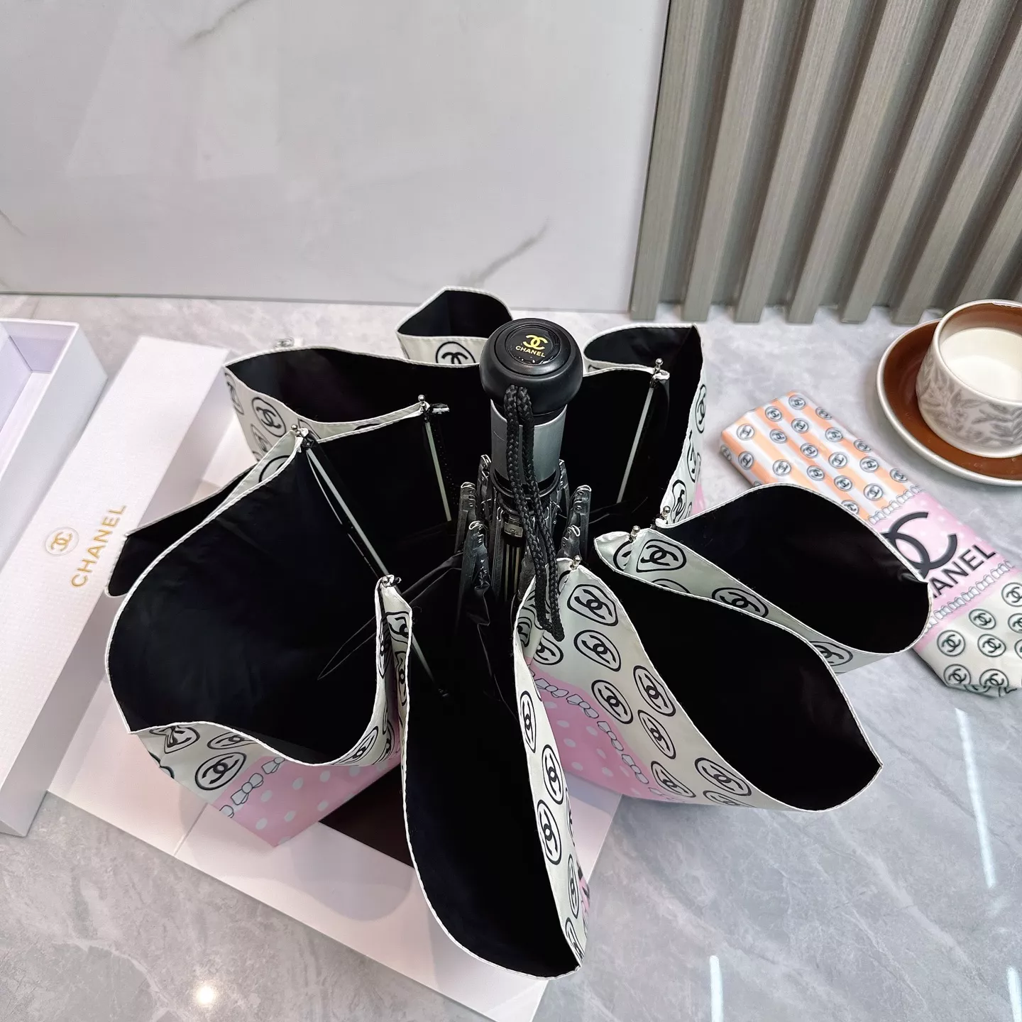 EyeCatching 3855 Chanel Umbrellas