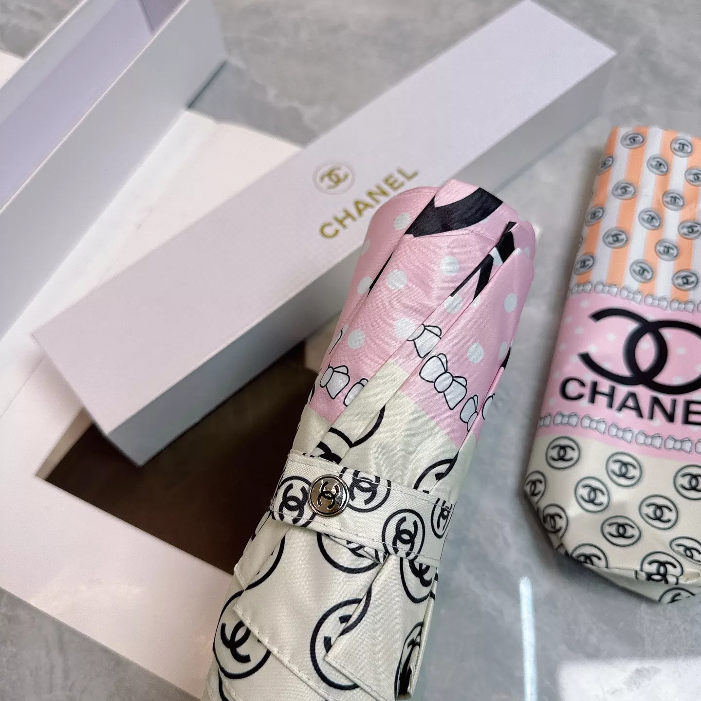 EyeCatching 3855 Chanel Umbrellas