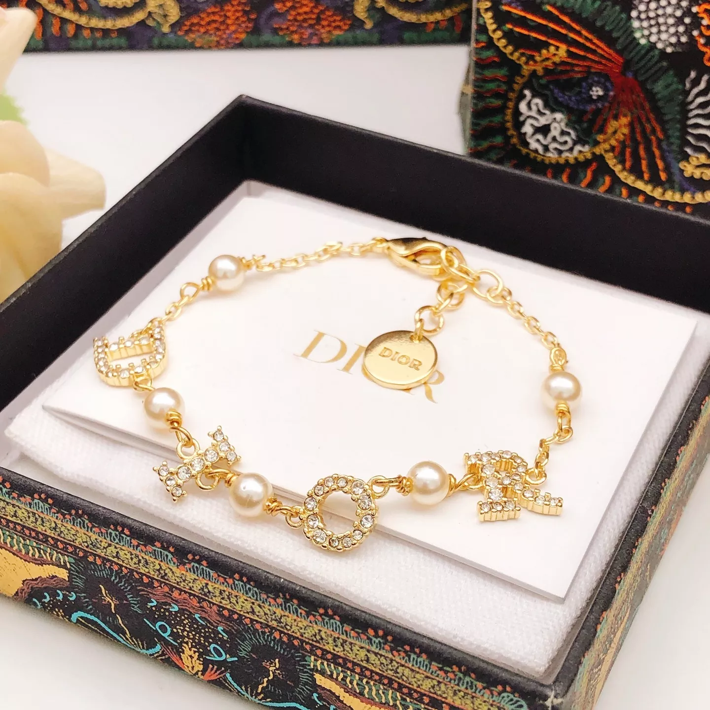 EyeCatching 3878 Christian Dior Bracelets For Women