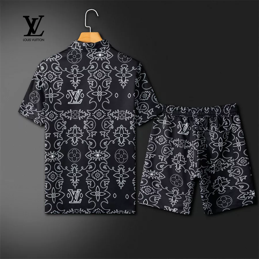 EyeCatching 3899 Louis Vuitton LV Tracksuits Short Sleeved For Men