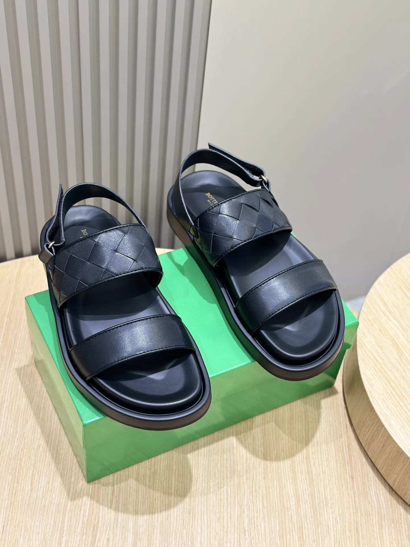 EyeCatching 3999 Bottega Veneta BV Sandal For Men