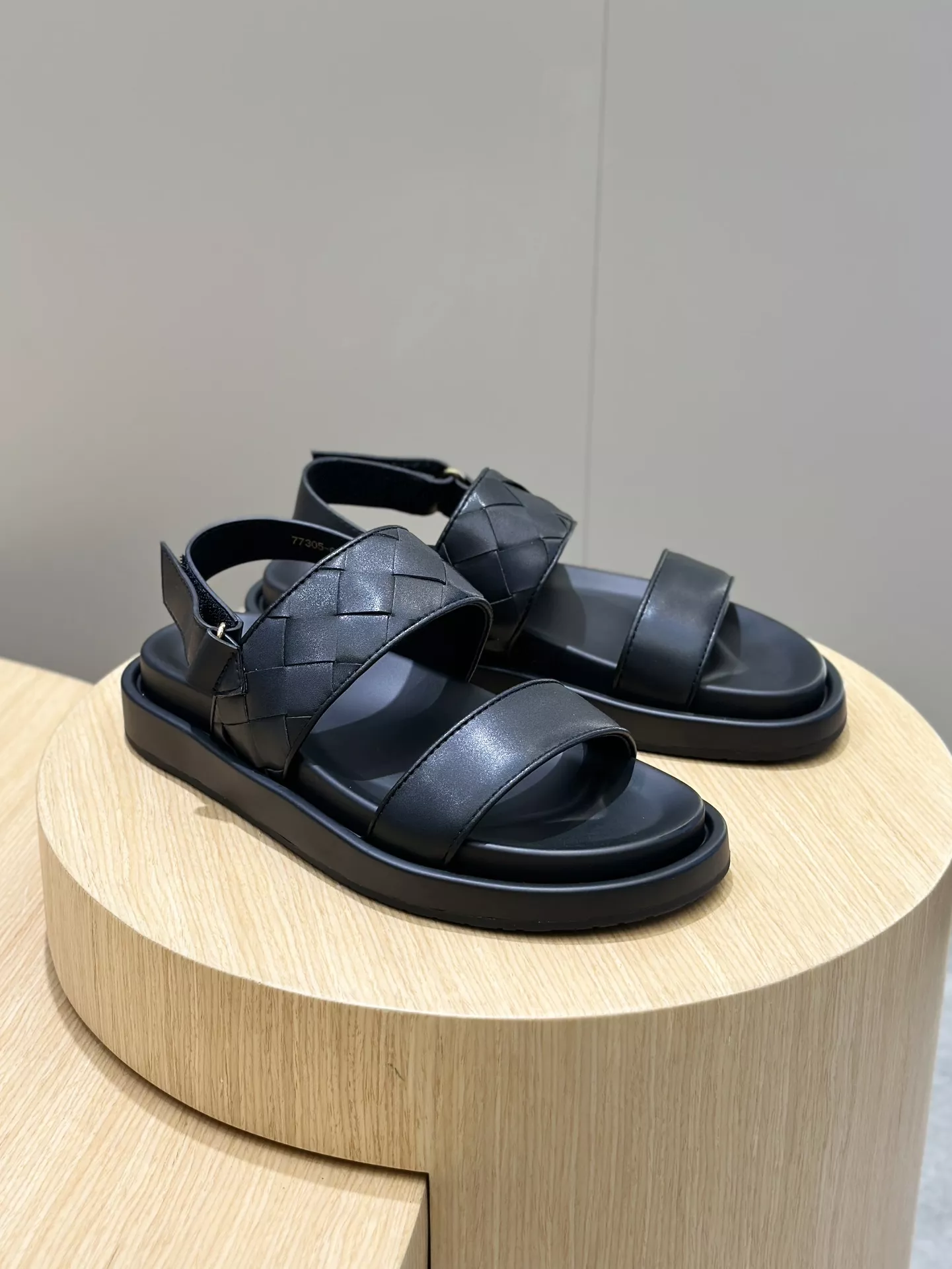 EyeCatching 3999 Bottega Veneta BV Sandal For Men