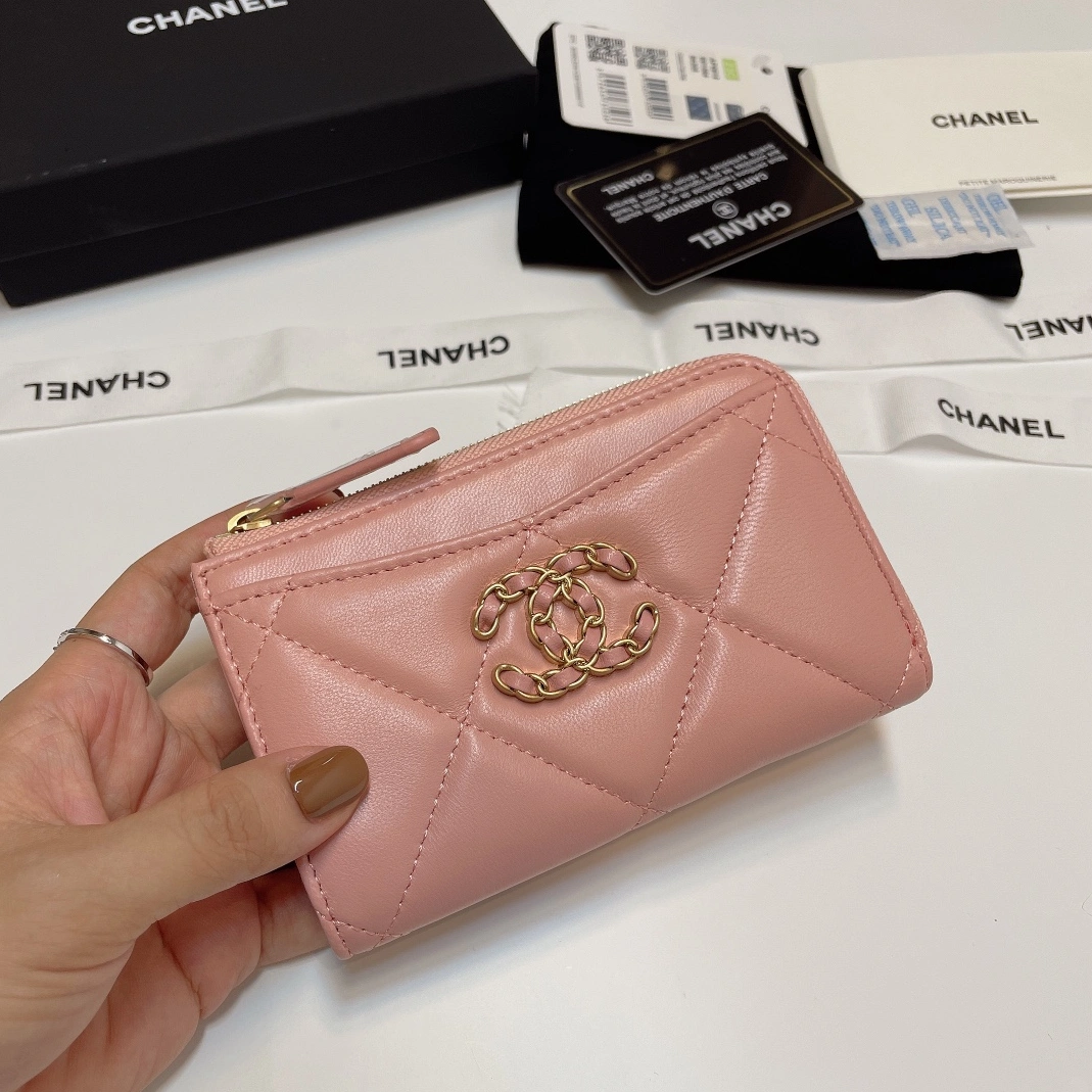 EyeCatching 4253 Chanel Card Case