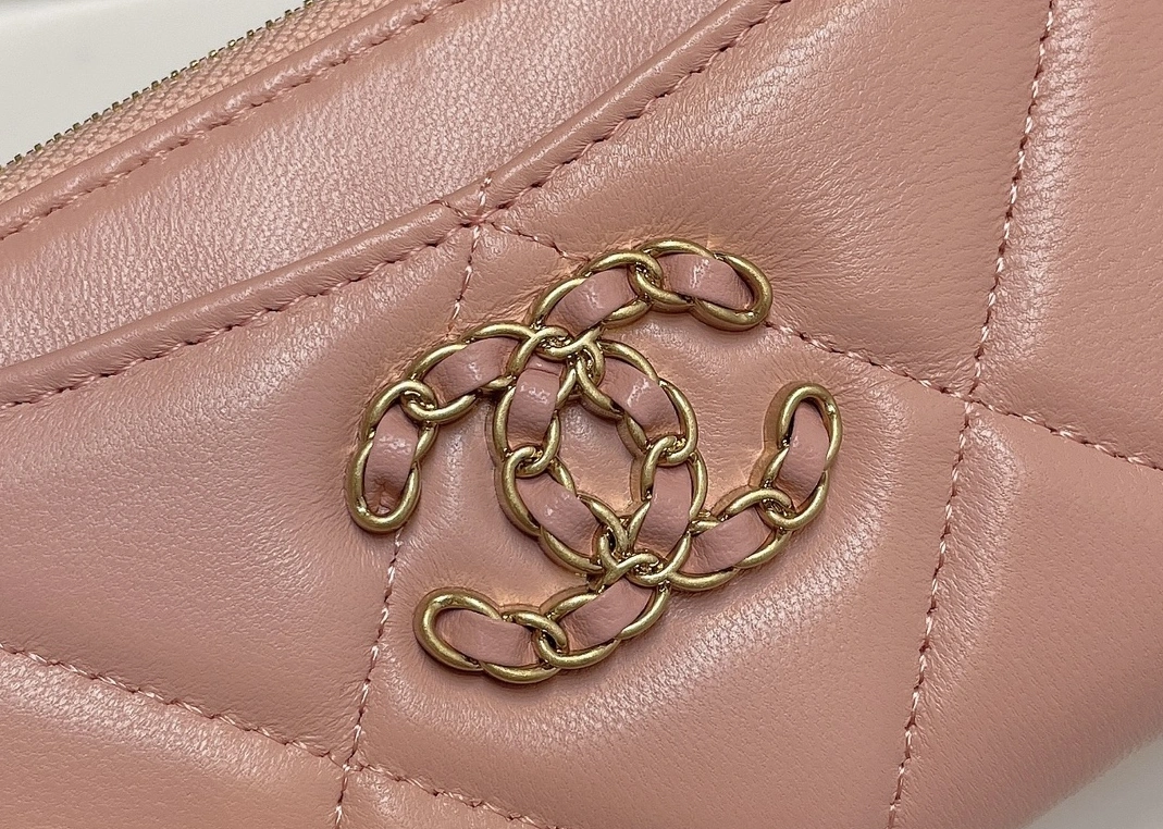 EyeCatching 4253 Chanel Card Case