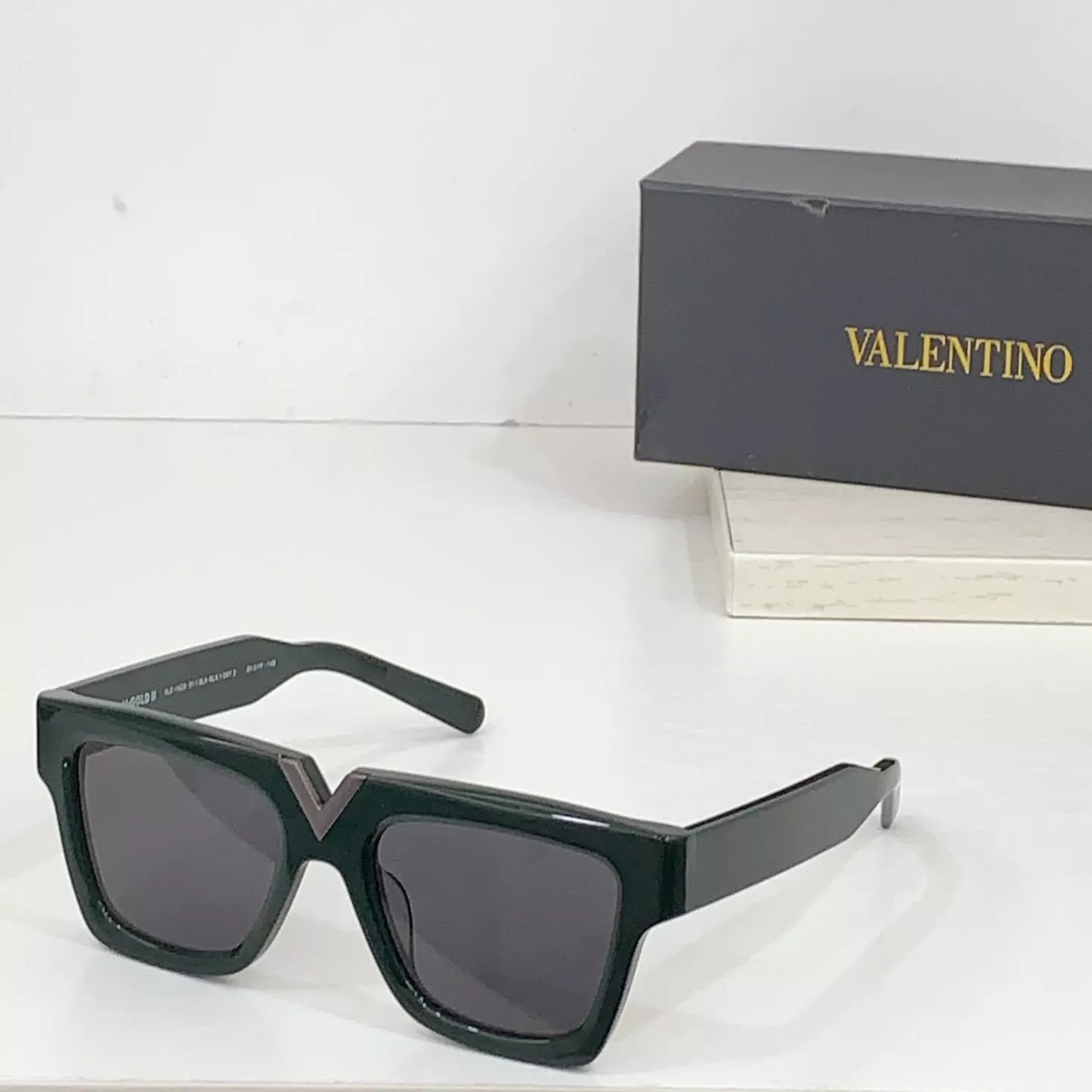 EyeCatching 4474 Valentino AAA Quality Sunglasses
