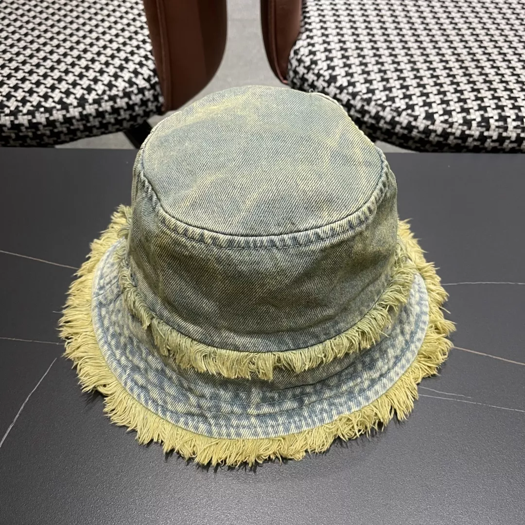 EyeCatching 4531 Prada Caps