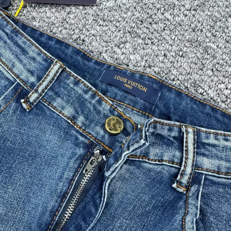 EyeCatching 4669 Louis Vuitton LV Jeans For Men