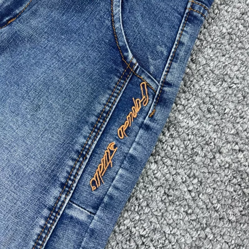 EyeCatching 4669 Louis Vuitton LV Jeans For Men