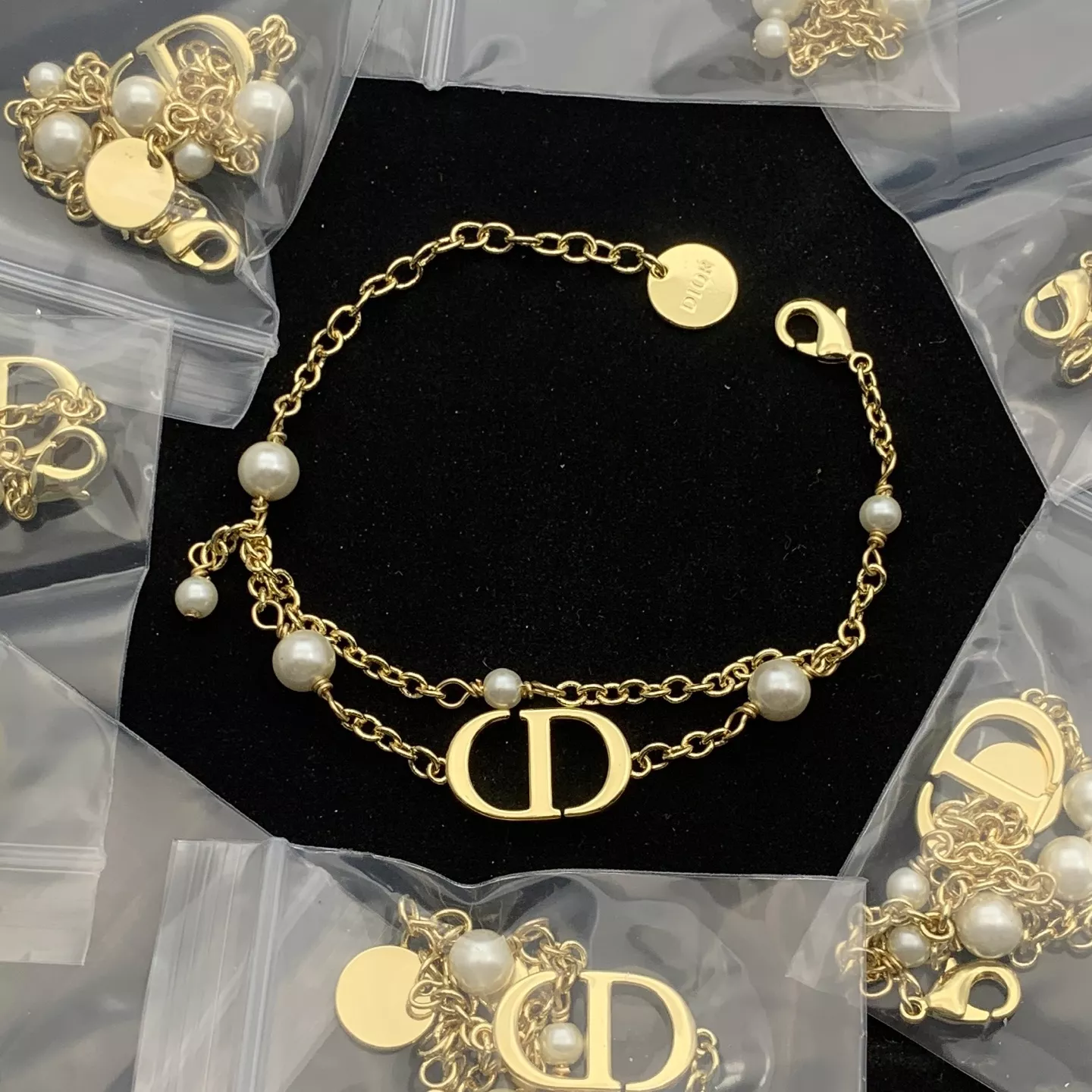 EyeCatching 4837 Christian Dior Bracelets For Women