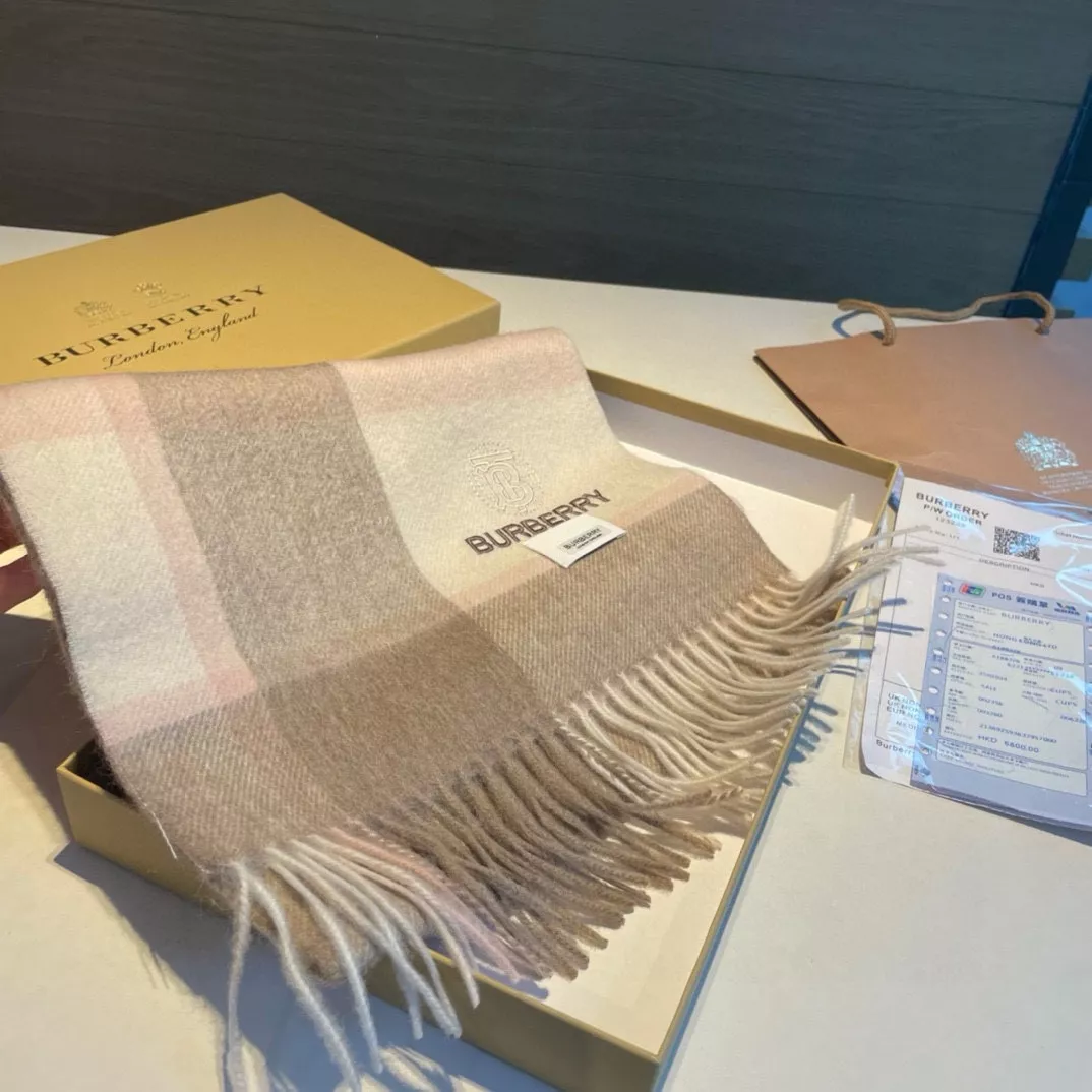 EyeCatching 4885 Burberry Scarf For Women