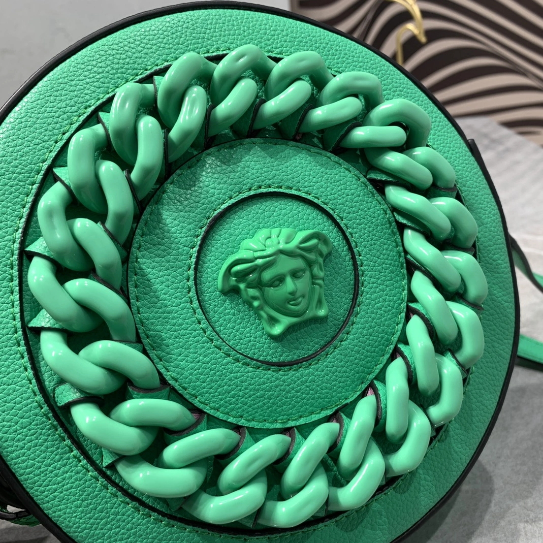 EyeCatching 4947 Versace AAA Quality Messenger Bags For Women