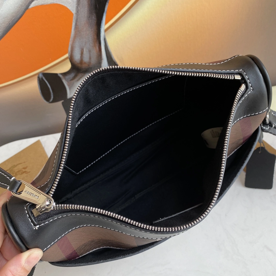 EyeCatching 5161 Burberry AAA Man Messenger Bags