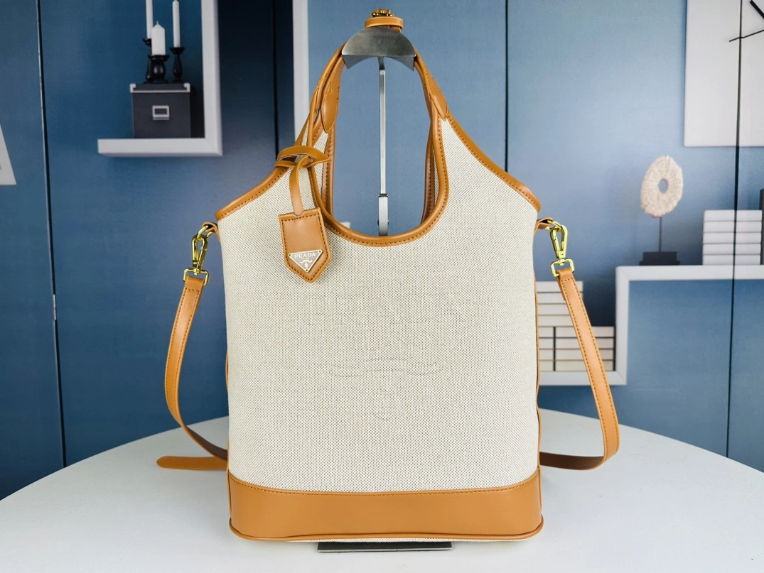 EyeCatching 5196 Prada AAA Quality Handbags For Women