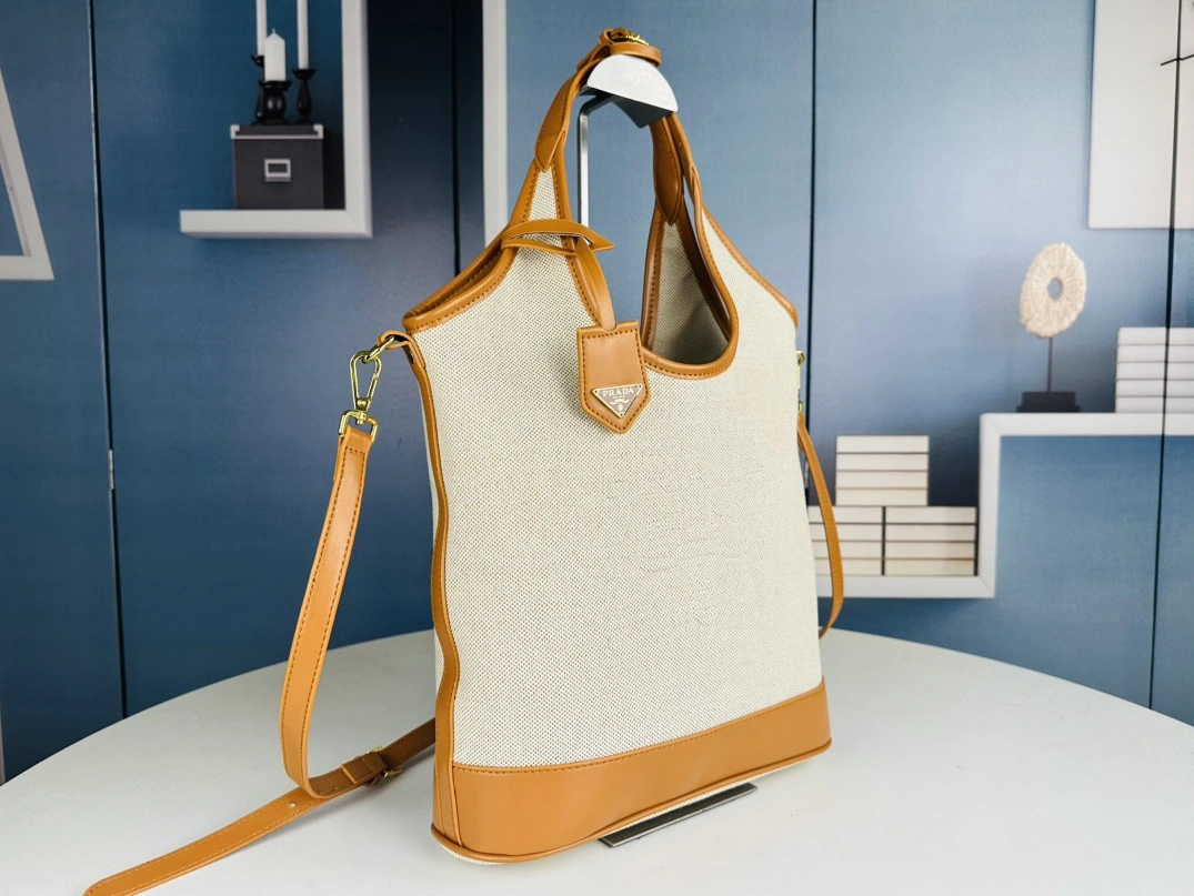 EyeCatching 5196 Prada AAA Quality Handbags For Women