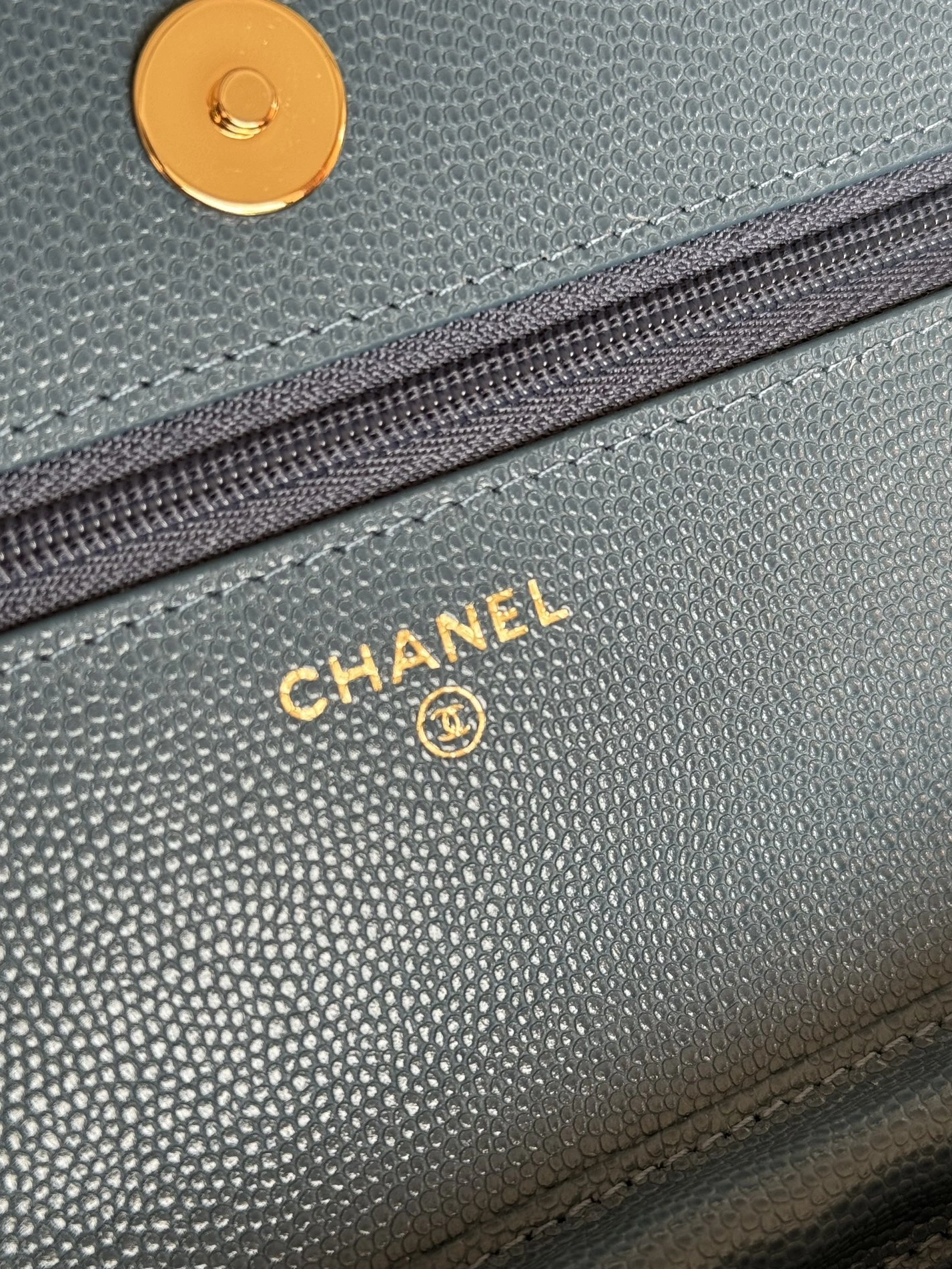 EyeCatching 5483 Chanel AAA Quality Messenger Bags In Gold For Women