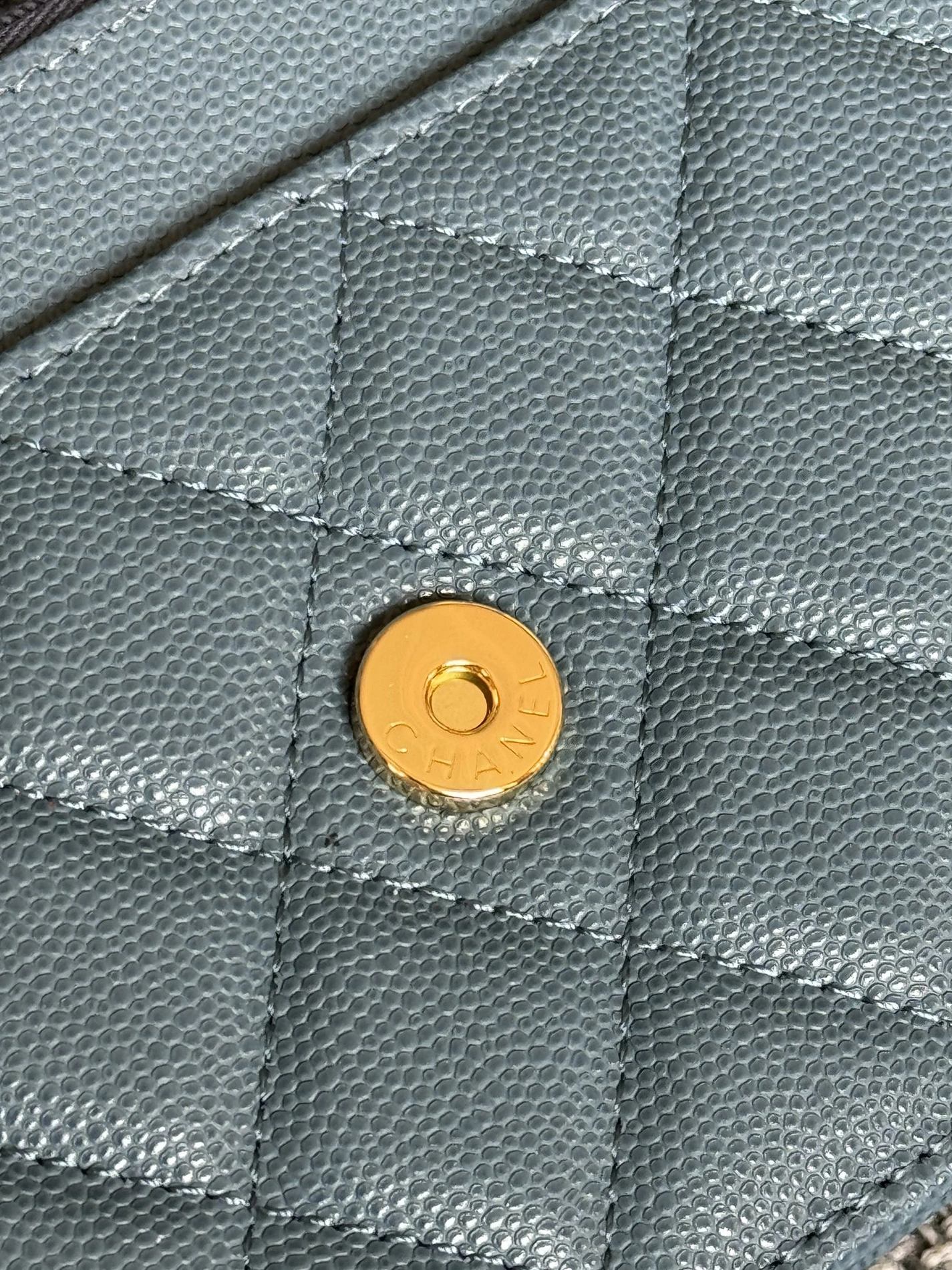 EyeCatching 5483 Chanel AAA Quality Messenger Bags In Gold For Women