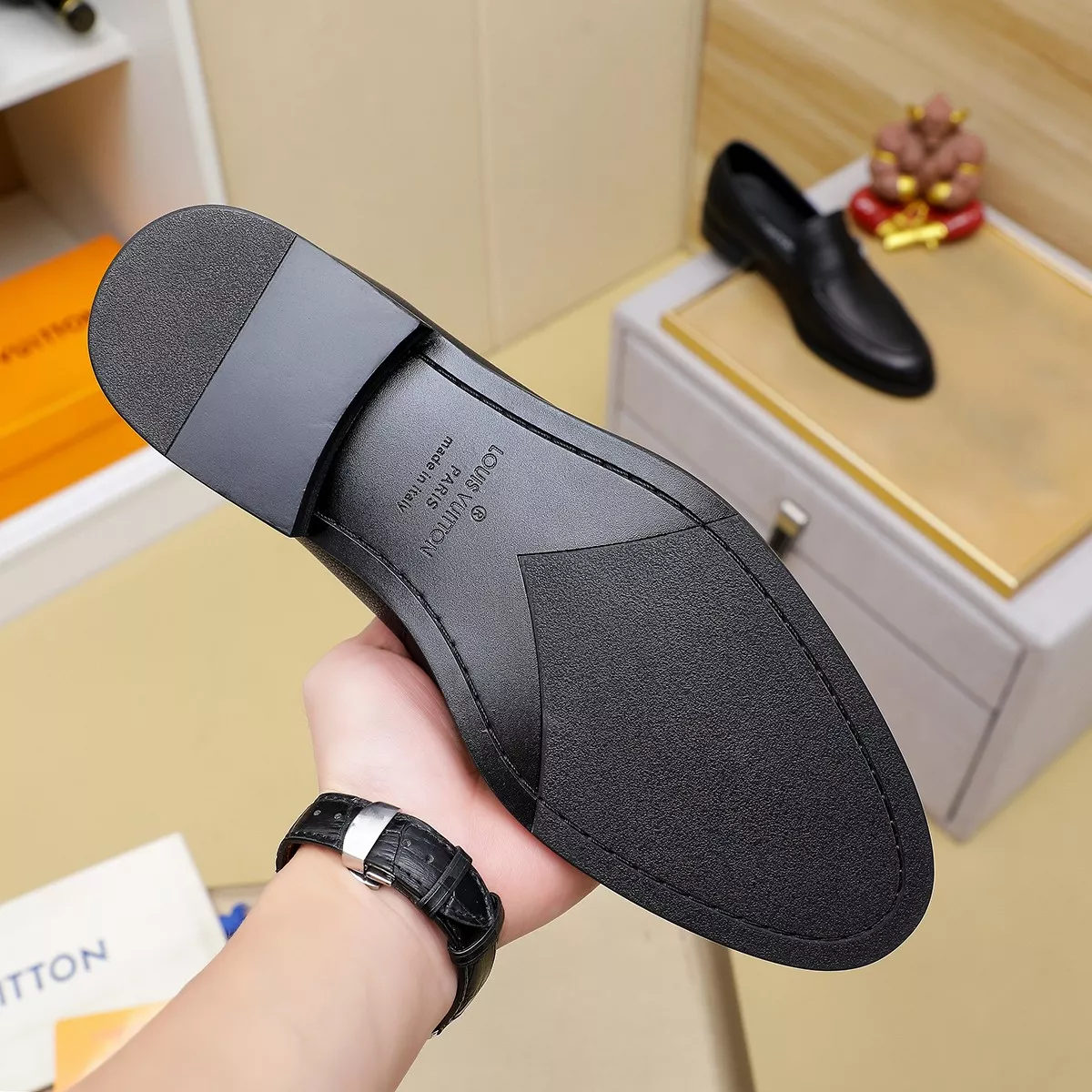 EyeCatching 571 Louis Vuitton LV Oxfords Shoes For Men
