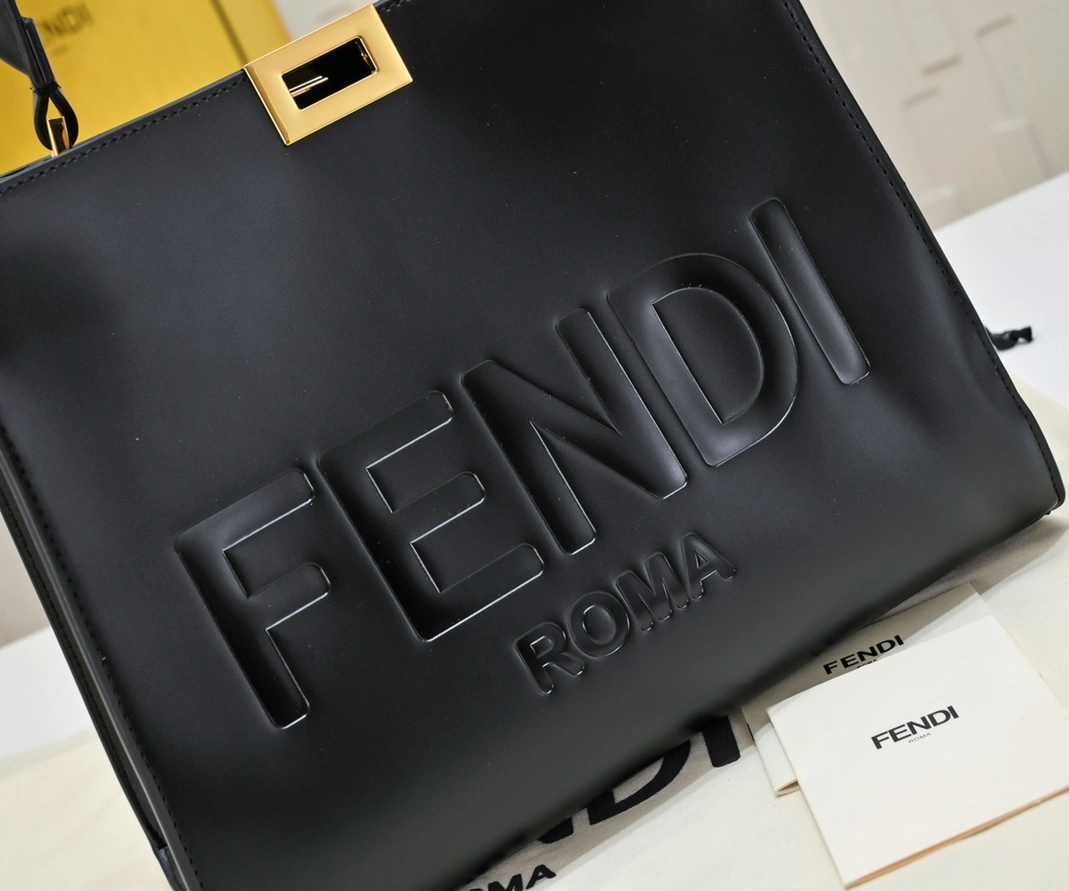 EyeCatching 5763 Fendi AAA Quality Handbags For Women