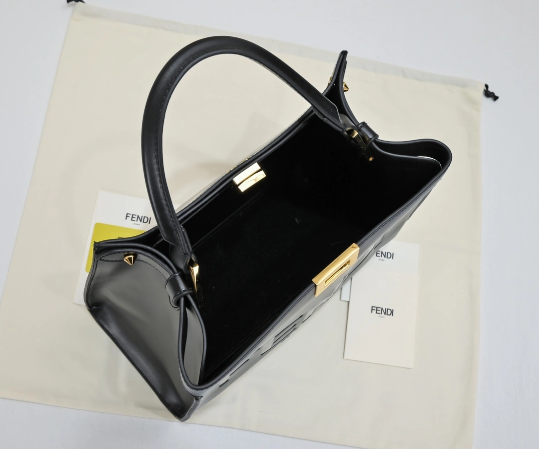 EyeCatching 5763 Fendi AAA Quality Handbags For Women