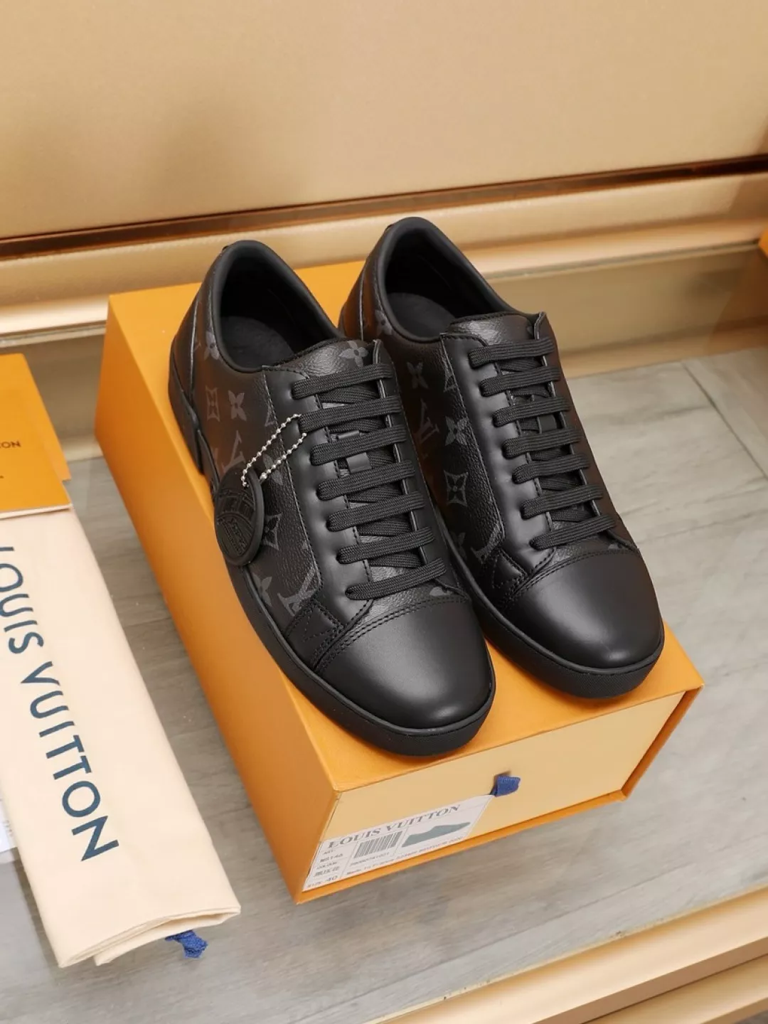EyeCatching 5763 Louis Vuitton Casual Shoes For Men