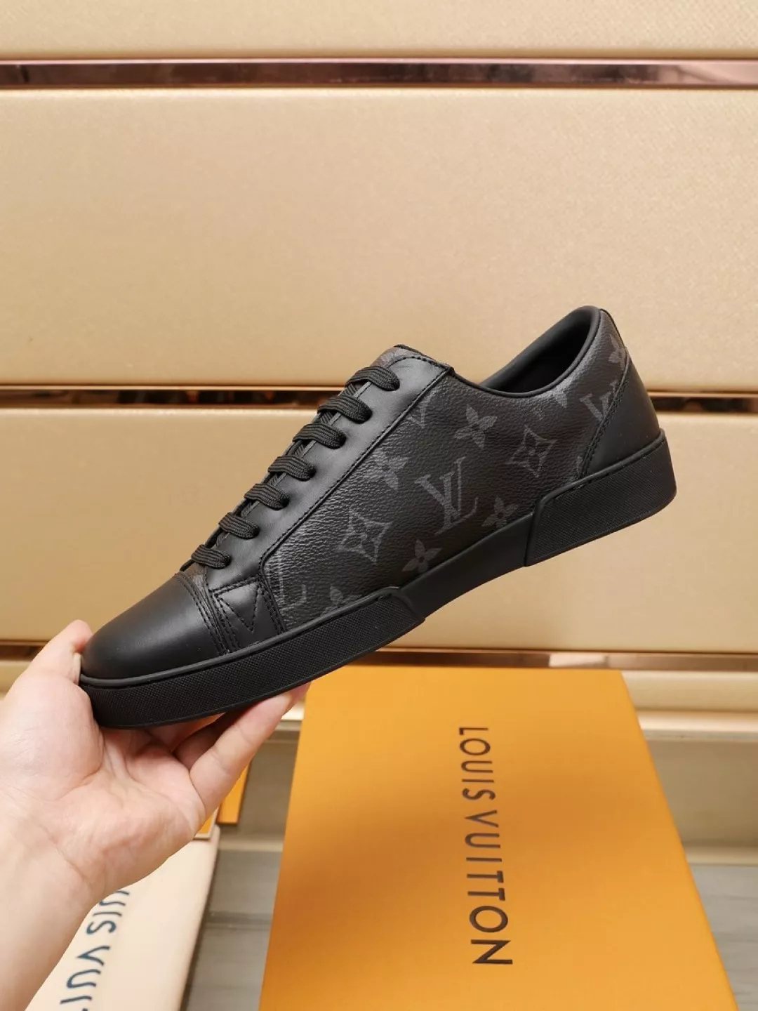 EyeCatching 5763 Louis Vuitton Casual Shoes For Men