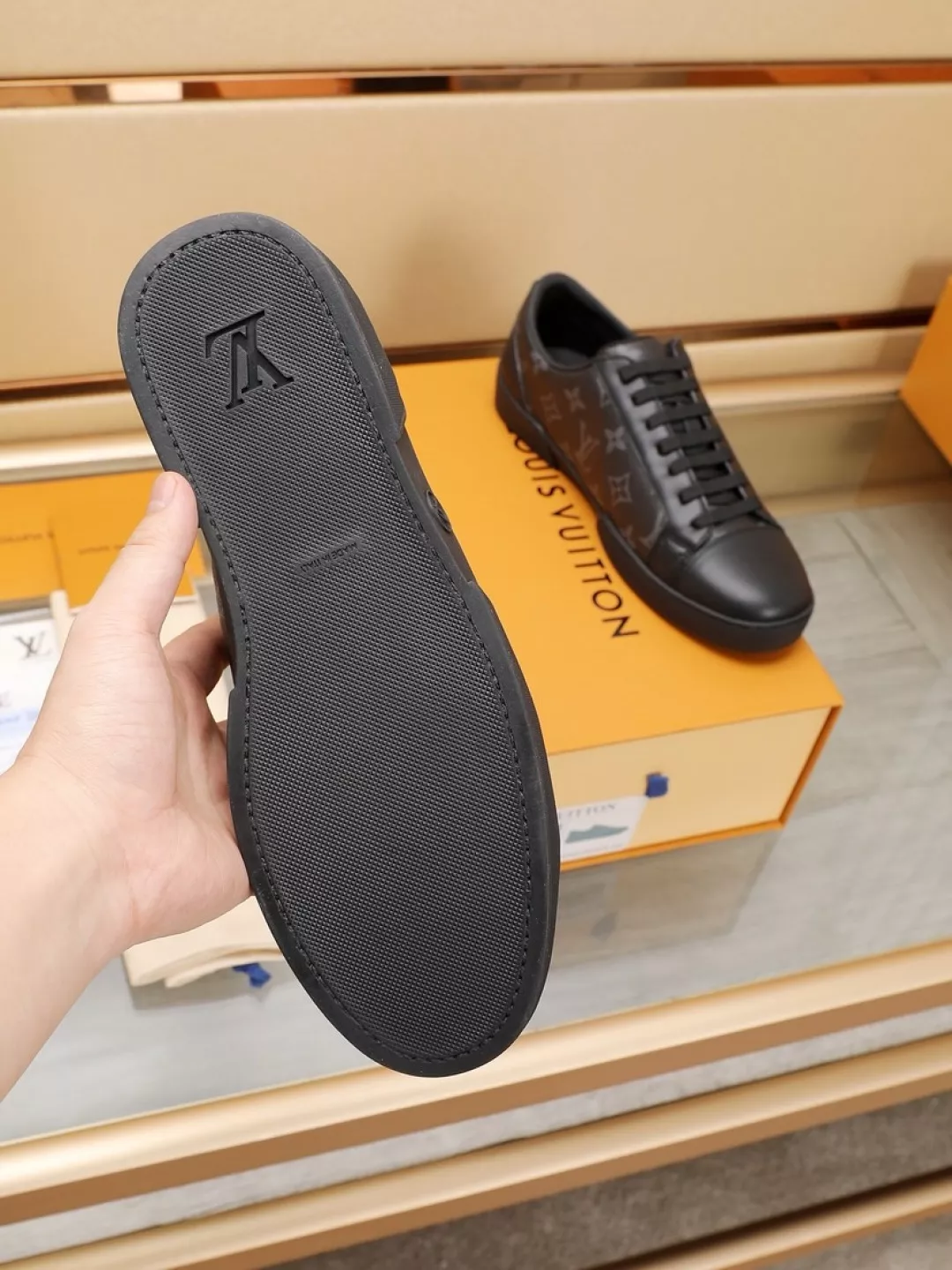 EyeCatching 5763 Louis Vuitton Casual Shoes For Men