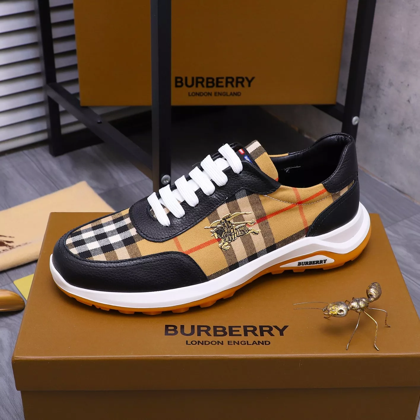 EyeCatching 5900 Burberry Casual Shoes For Men