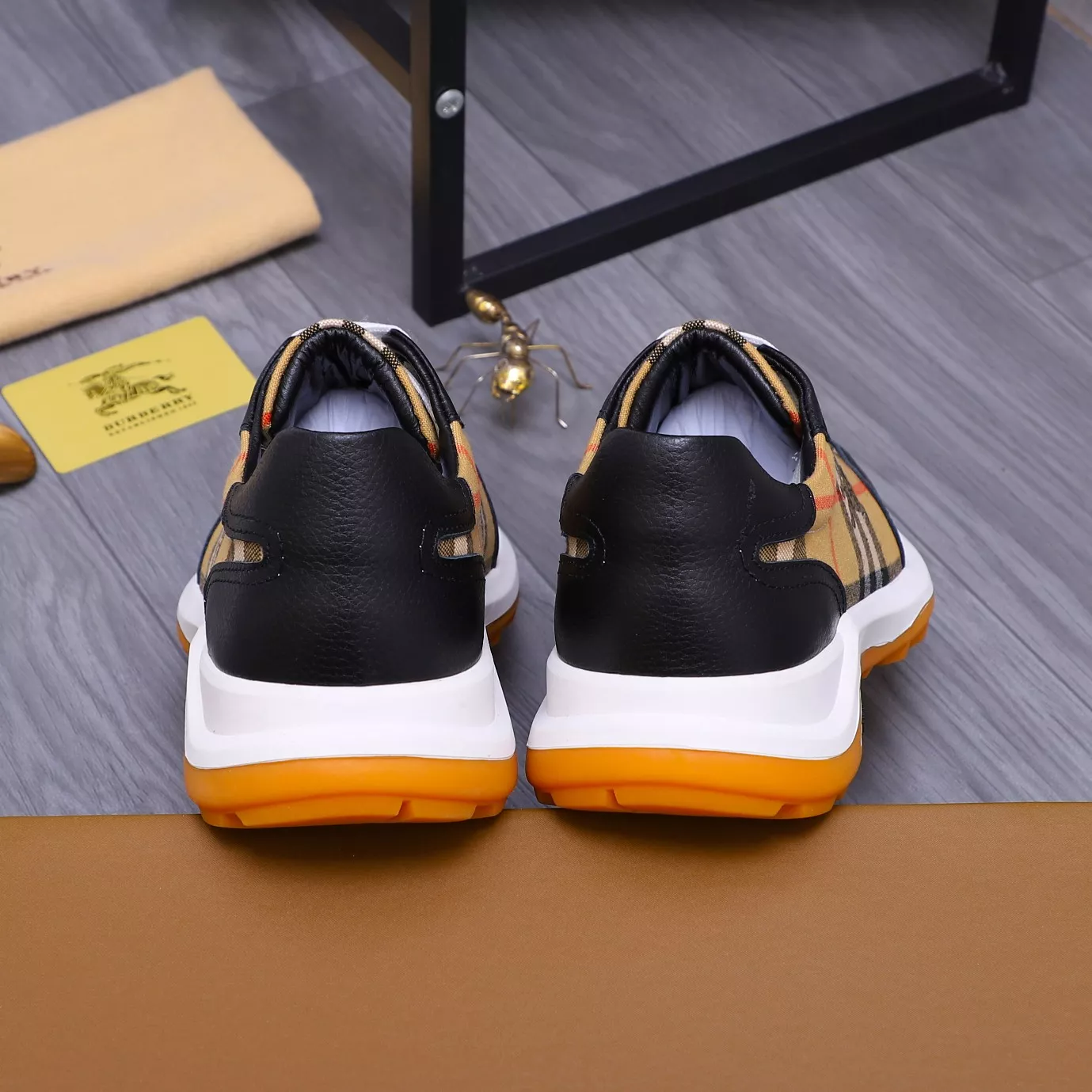 EyeCatching 5900 Burberry Casual Shoes For Men