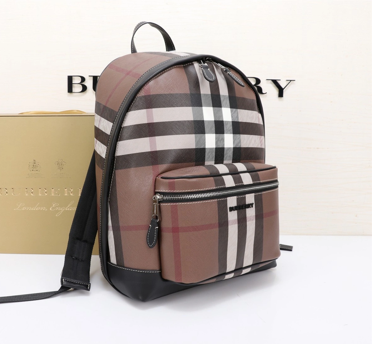 EyeCatching 6050 Burberry AAA Man Backpacks