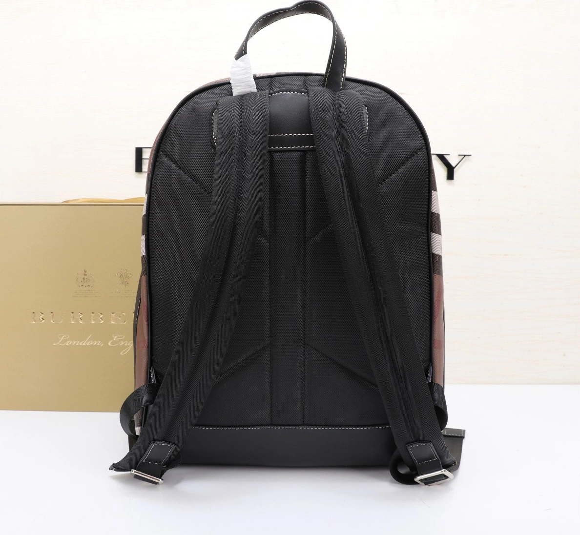 EyeCatching 6050 Burberry AAA Man Backpacks